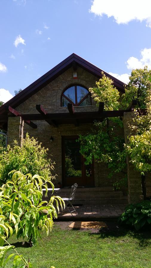 Duzzogo Vendeghaz Agard Villa Gardony Exterior photo